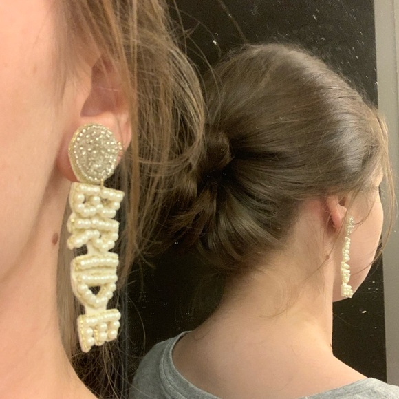 Bride Earrings - Picture 3 of 3